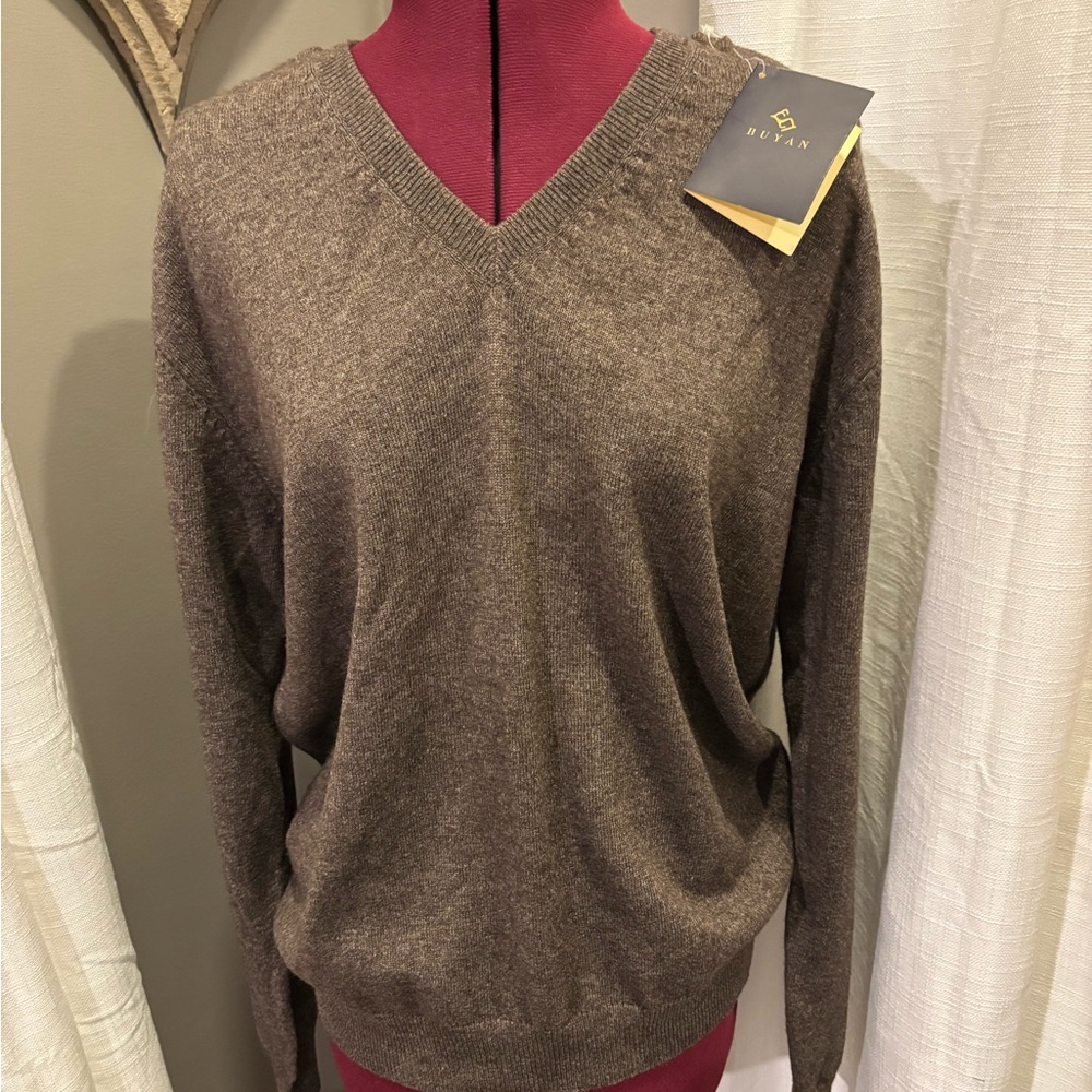 Buyan Cashwool Women's V-Neck Sweater in Warm Brown